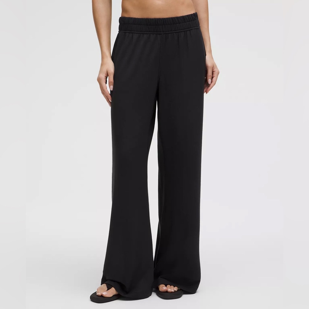 BeCalm Mid-Rise Wide-Leg Pant